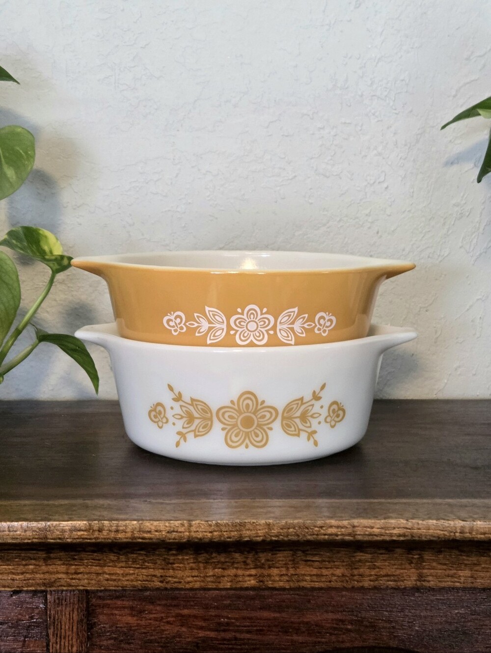 Pyrex Vintage Butterfly Gold Round Casseroles 471-B And 472